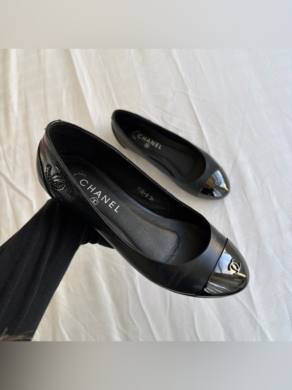 CHANEL vintage Black iron cap toe tlats- Loafers
Shoes